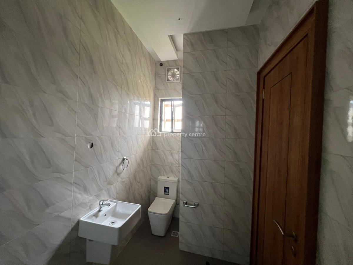 2 Bedroom Penthouse with Bq and Elevatort, Lekki Phase 1, Lekki Phase 1, Lekki, Lagos, Flat / Apartment for Rent