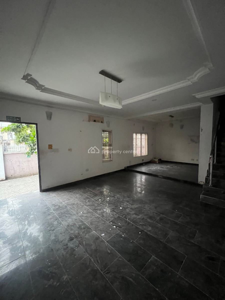 Beautiful 5-bedroom Semi-detached Duplex (with 1-bedroom Penthouse), Lekki Phase 1, Lekki, Lagos, House for Rent