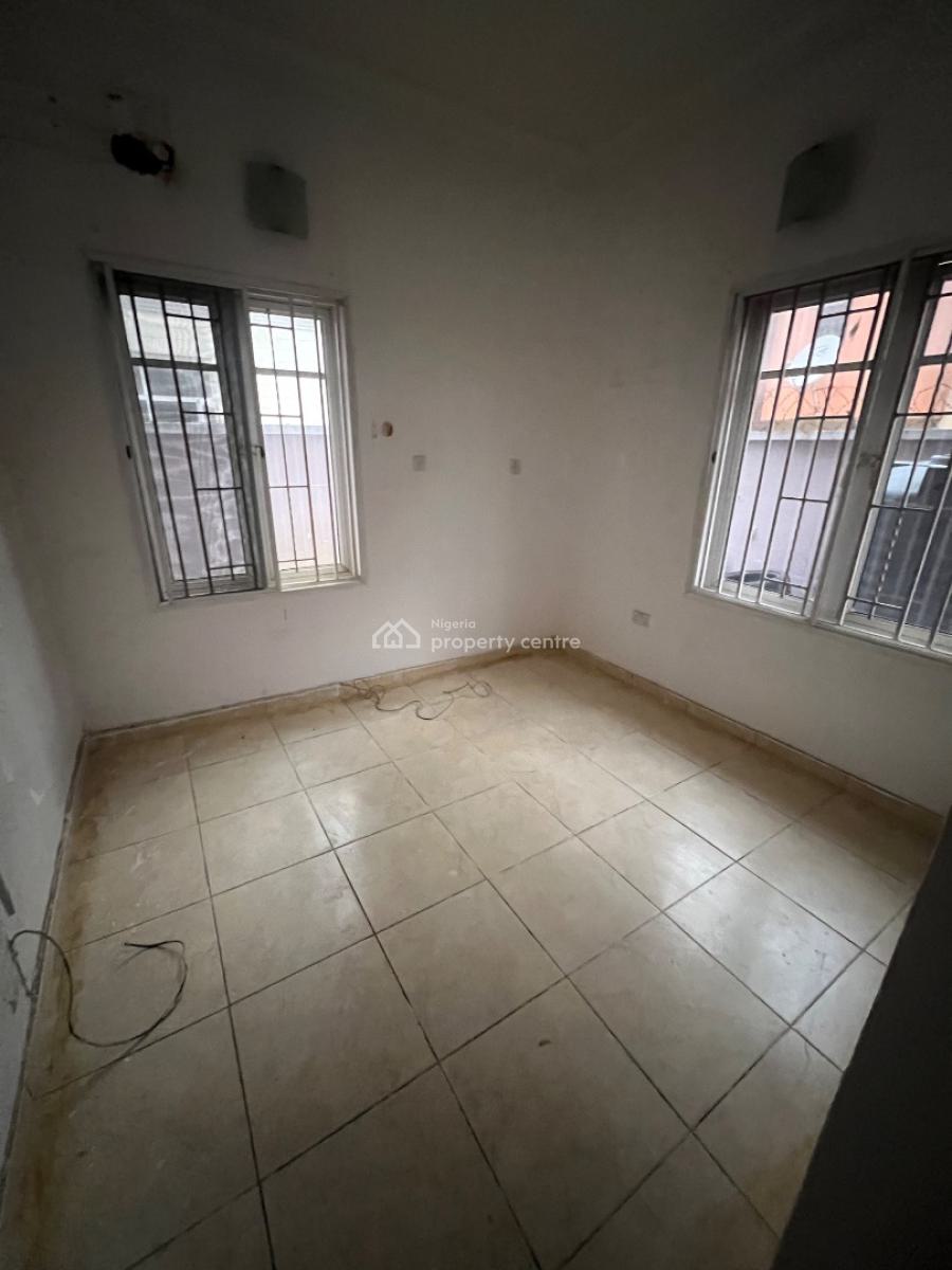 Beautiful 5-bedroom Semi-detached Duplex (with 1-bedroom Penthouse), Lekki Phase 1, Lekki, Lagos, House for Rent