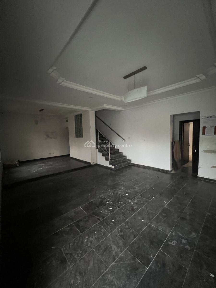 Beautiful 5-bedroom Semi-detached Duplex (with 1-bedroom Penthouse), Lekki Phase 1, Lekki, Lagos, House for Rent