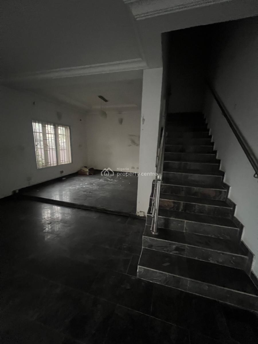 Beautiful 5-bedroom Semi-detached Duplex (with 1-bedroom Penthouse), Lekki Phase 1, Lekki, Lagos, House for Rent