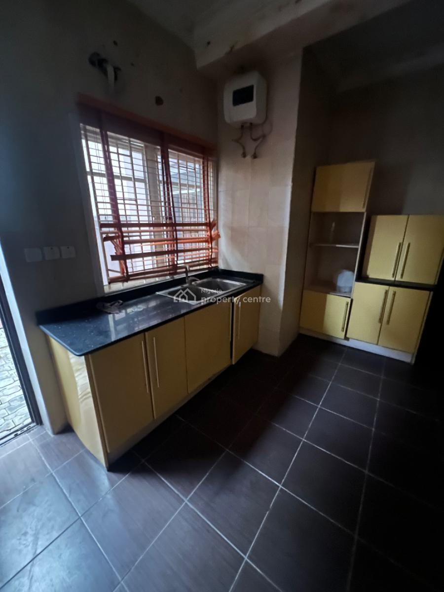 Beautiful 5-bedroom Semi-detached Duplex (with 1-bedroom Penthouse), Lekki Phase 1, Lekki, Lagos, House for Rent
