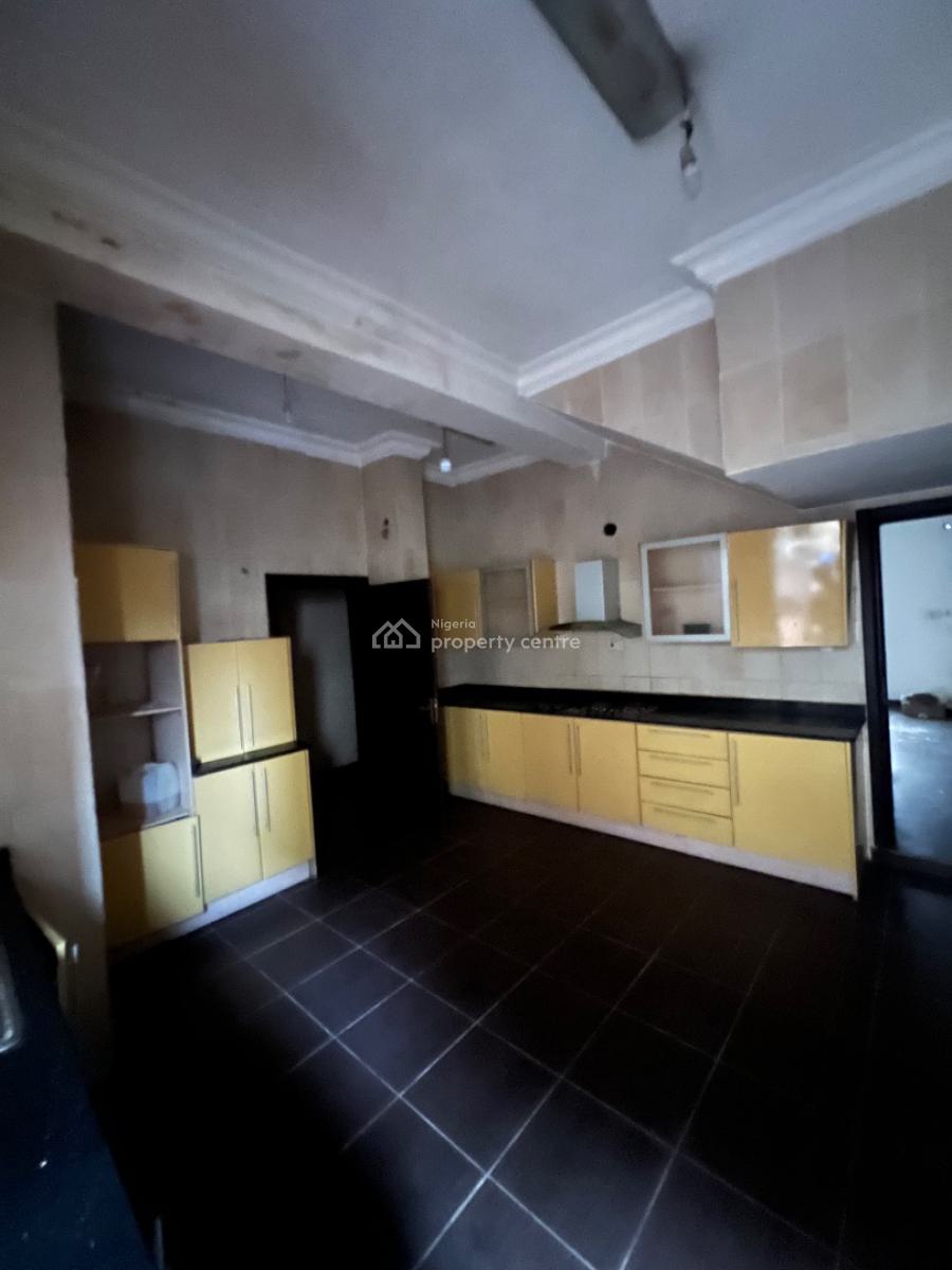 Beautiful 5-bedroom Semi-detached Duplex (with 1-bedroom Penthouse), Lekki Phase 1, Lekki, Lagos, House for Rent