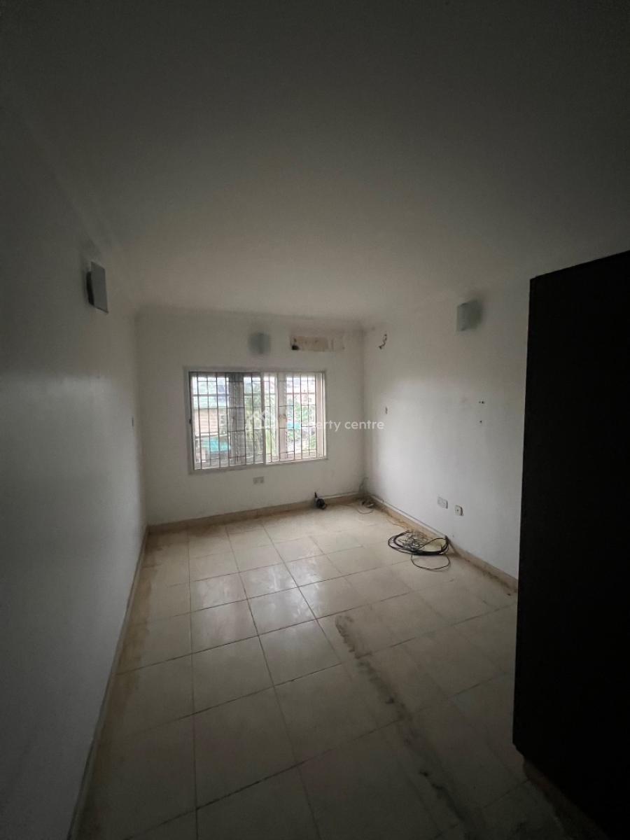 Beautiful 5-bedroom Semi-detached Duplex (with 1-bedroom Penthouse), Lekki Phase 1, Lekki, Lagos, House for Rent