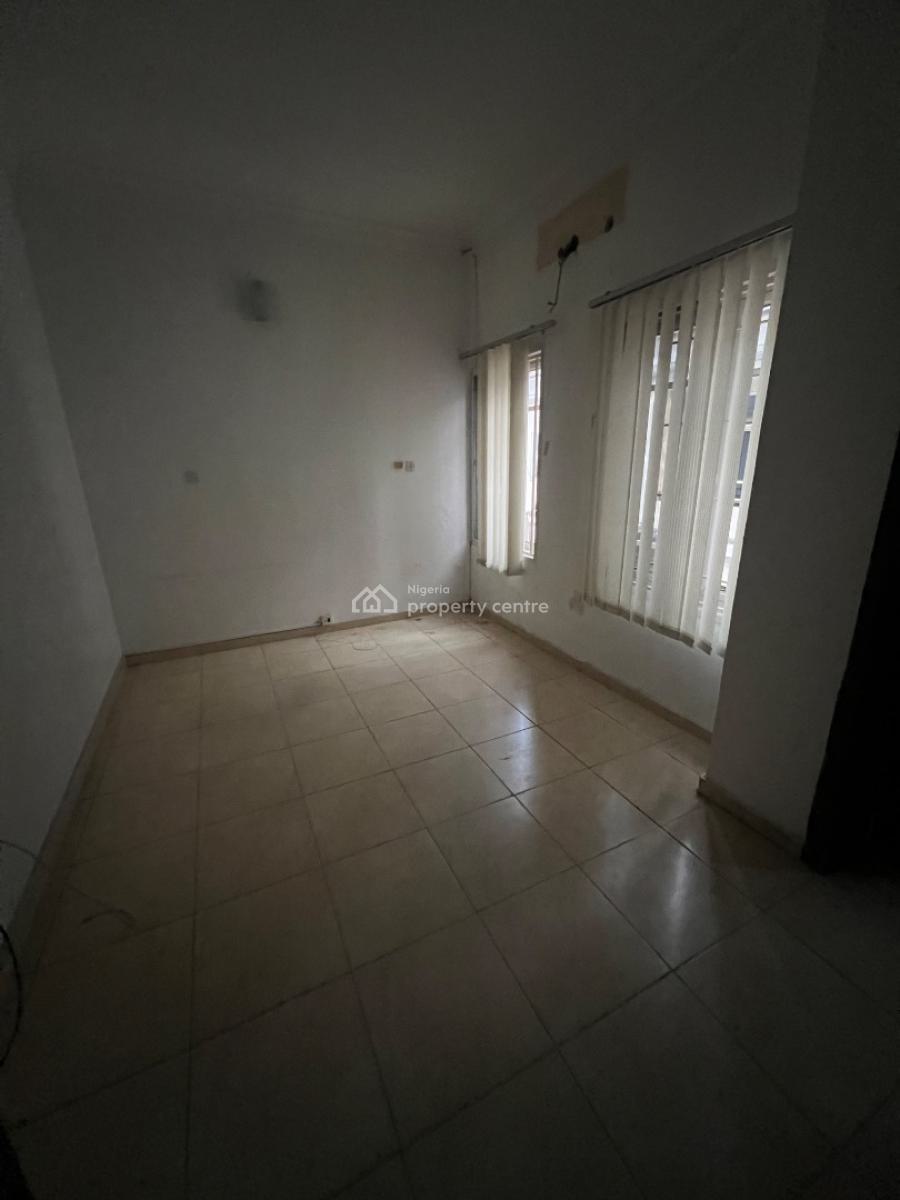 Beautiful 5-bedroom Semi-detached Duplex (with 1-bedroom Penthouse), Lekki Phase 1, Lekki, Lagos, House for Rent