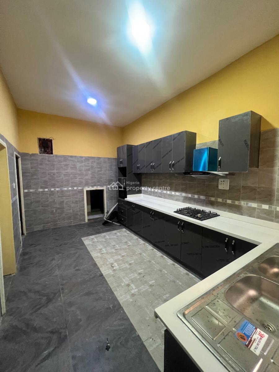 Massive 4-bedroom Semi-detached Duplex with 2-bedroom Bq, Lekki Phase 1, Lekki, Lagos, House for Rent