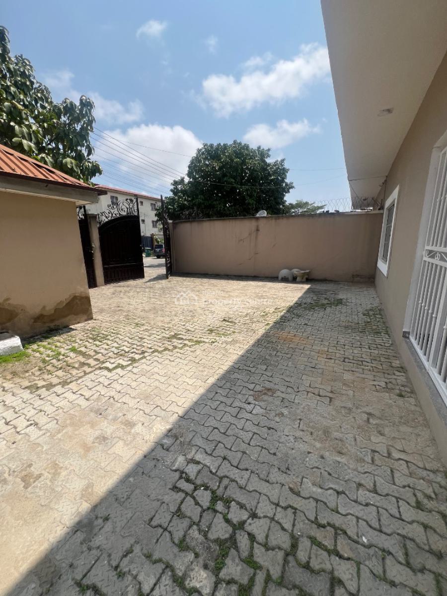 Massive 4-bedroom Semi-detached Duplex with 2-bedroom Bq, Lekki Phase 1, Lekki, Lagos, House for Rent