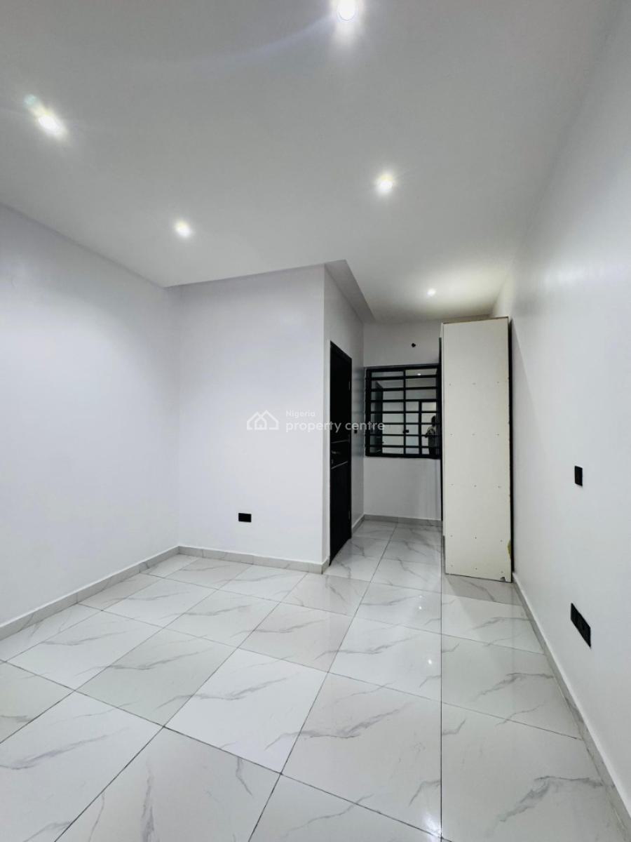 a Nice 2bedroom Apartment, Lekki Phase 1, Lekki, Lagos, Block of Flats for Sale