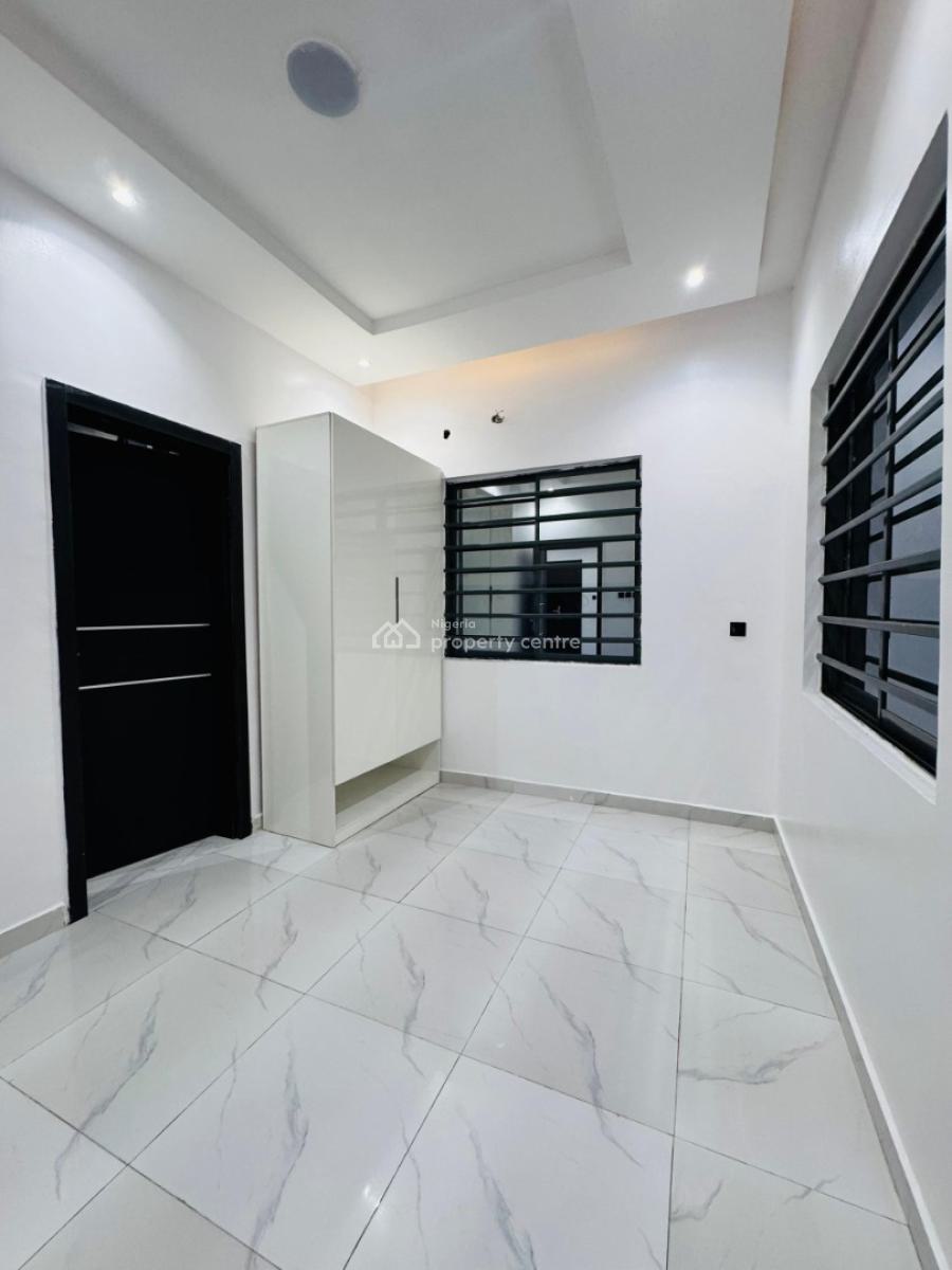 a Nice 2bedroom Apartment, Lekki Phase 1, Lekki, Lagos, Block of Flats for Sale