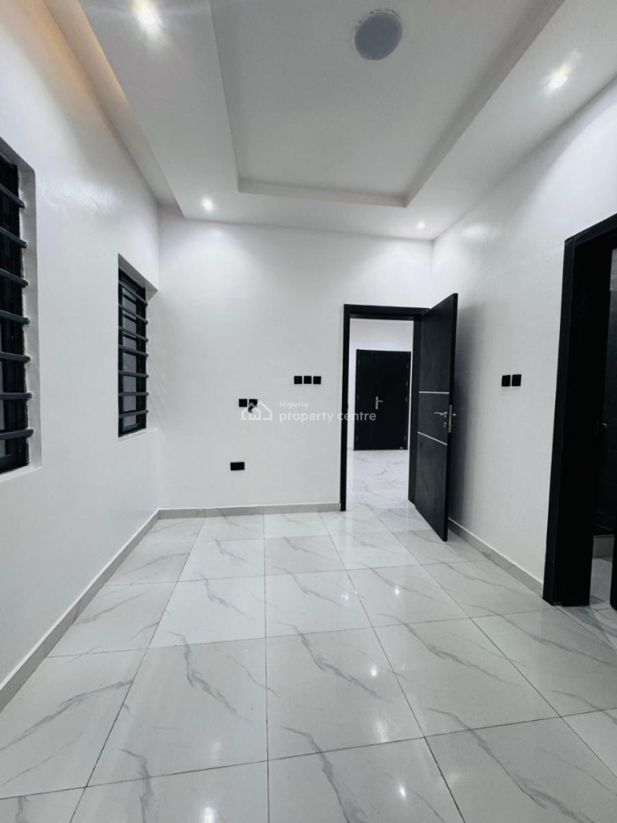 a Nice 2bedroom Apartment, Lekki Phase 1, Lekki, Lagos, Block of Flats for Sale