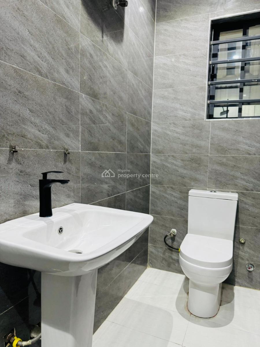 a Nice 2bedroom Apartment, Lekki Phase 1, Lekki, Lagos, Block of Flats for Sale