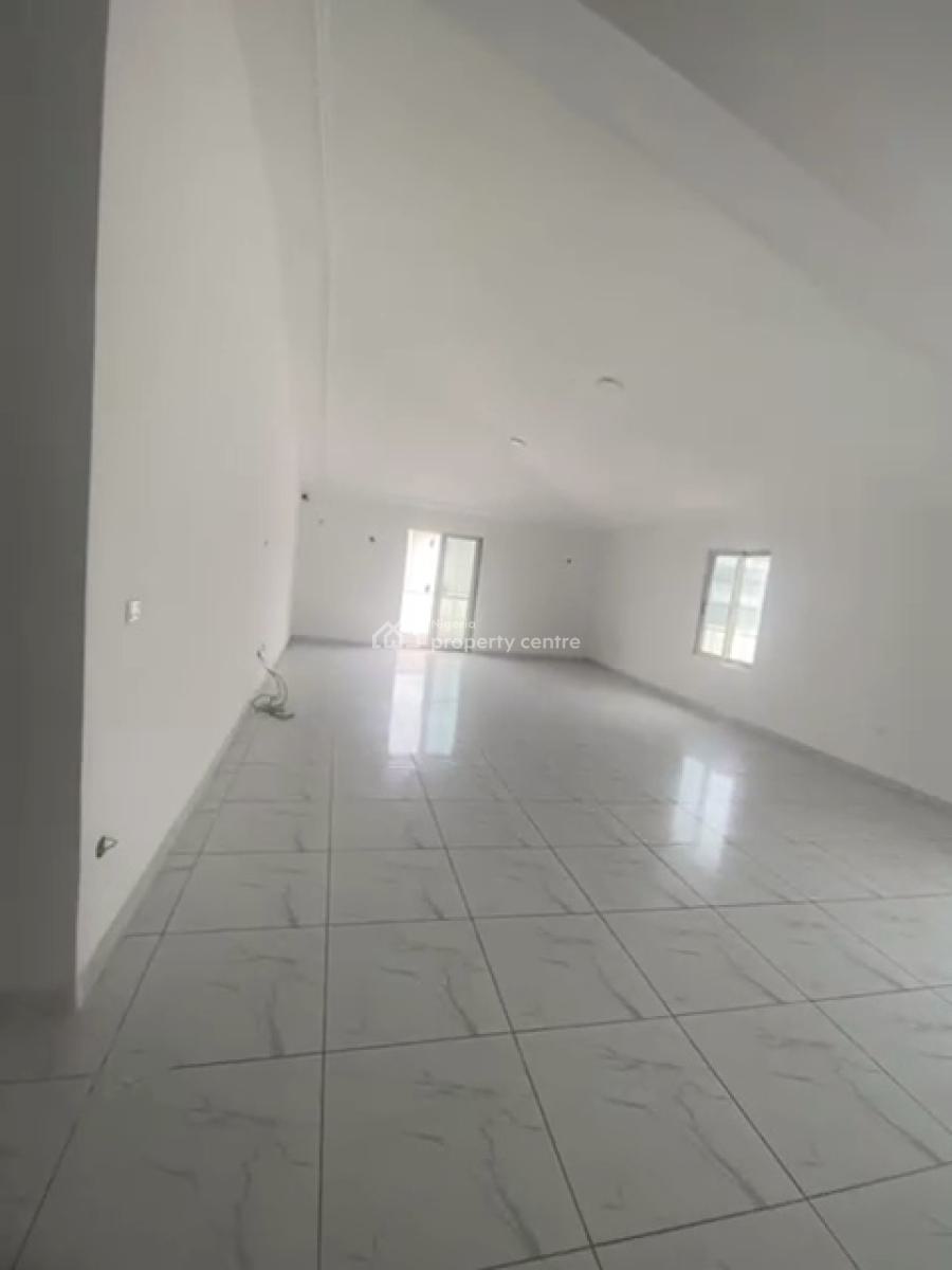 Spacious 5 Bedroom Flat with Bq Upstairs, Off Admiralty Way, Lekki Phase 1, Lekki, Lagos, Flat / Apartment for Rent