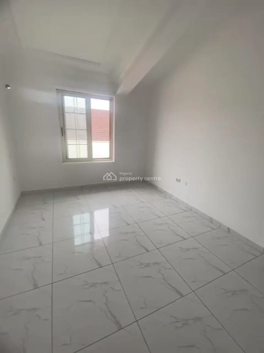 Spacious 5 Bedroom Flat with Bq Upstairs, Off Admiralty Way, Lekki Phase 1, Lekki, Lagos, Flat / Apartment for Rent