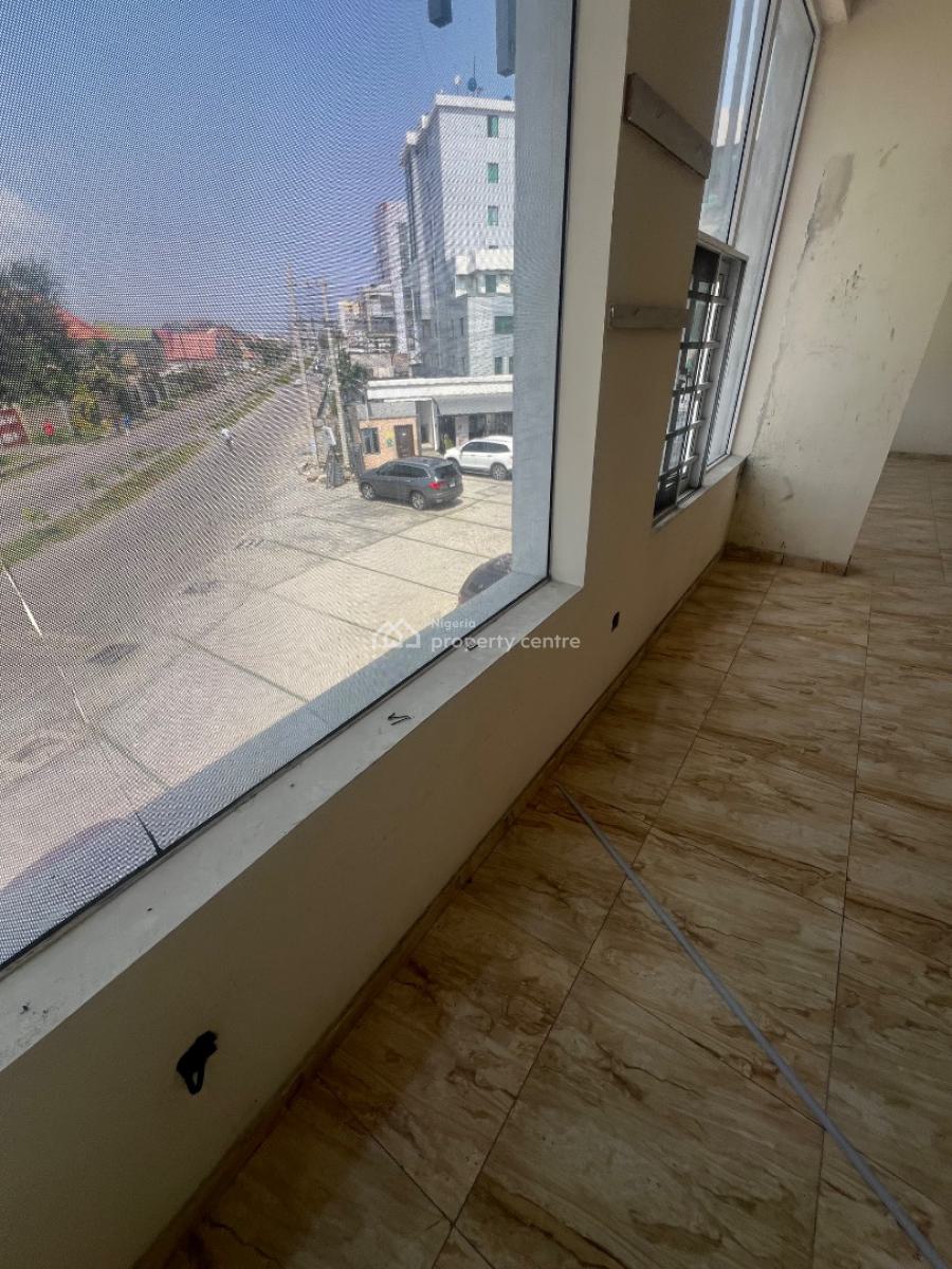156sqm First Floor Shop/commercial Space Overlooking Two Major Roads, Lekki Phase 1, Lekki, Lagos, Commercial Property for Rent