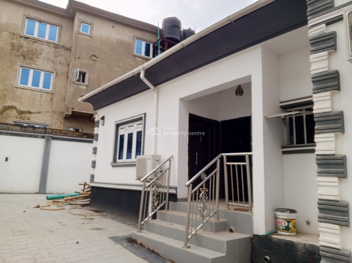 Luxurious 6 Bedroom Duplex with 1 Bedroom Bq in a Secluded Estate, Arapaja Estate Oluyole Estate, Ibadan, Oyo, Detached Duplex for Sale