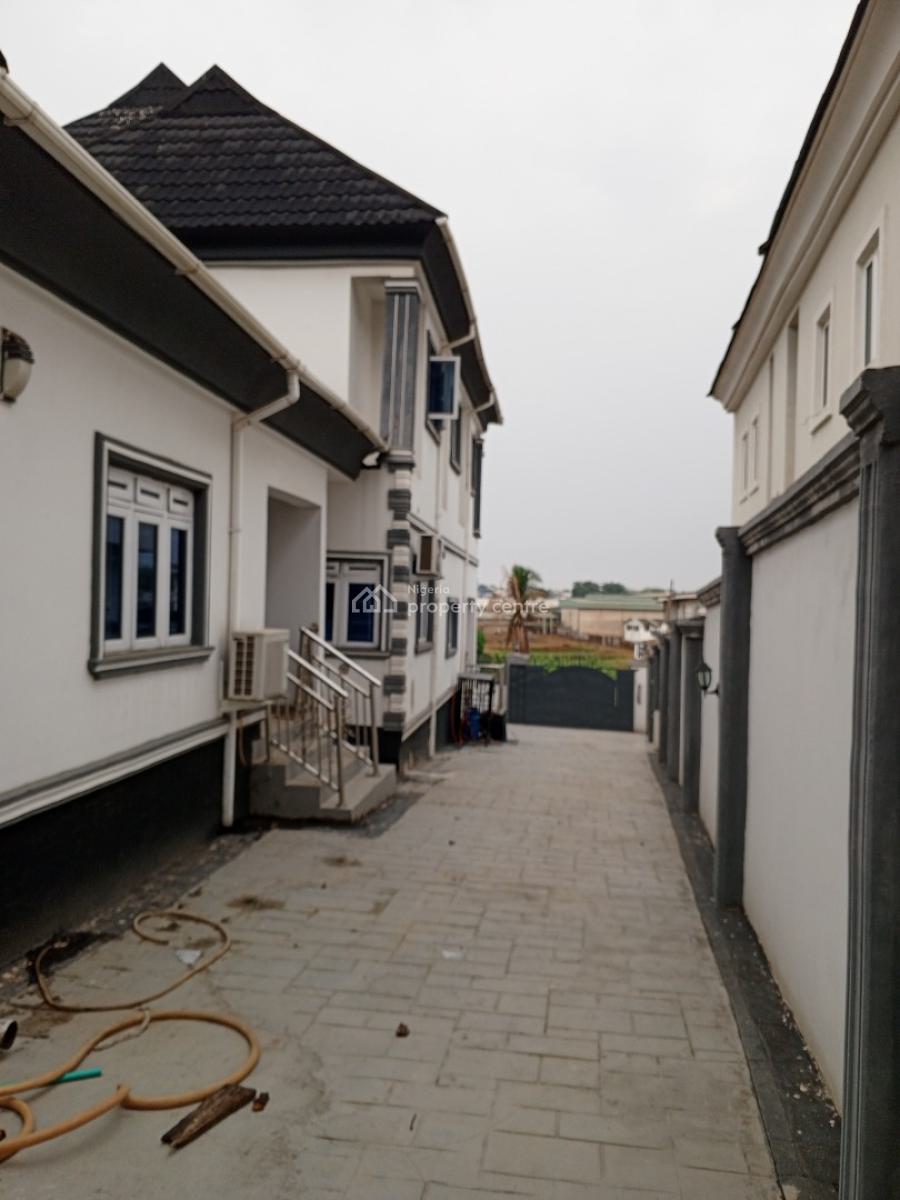 Luxurious 6 Bedroom Duplex with 1 Bedroom Bq in a Secluded Estate, Arapaja Estate Oluyole Estate, Ibadan, Oyo, Detached Duplex for Sale
