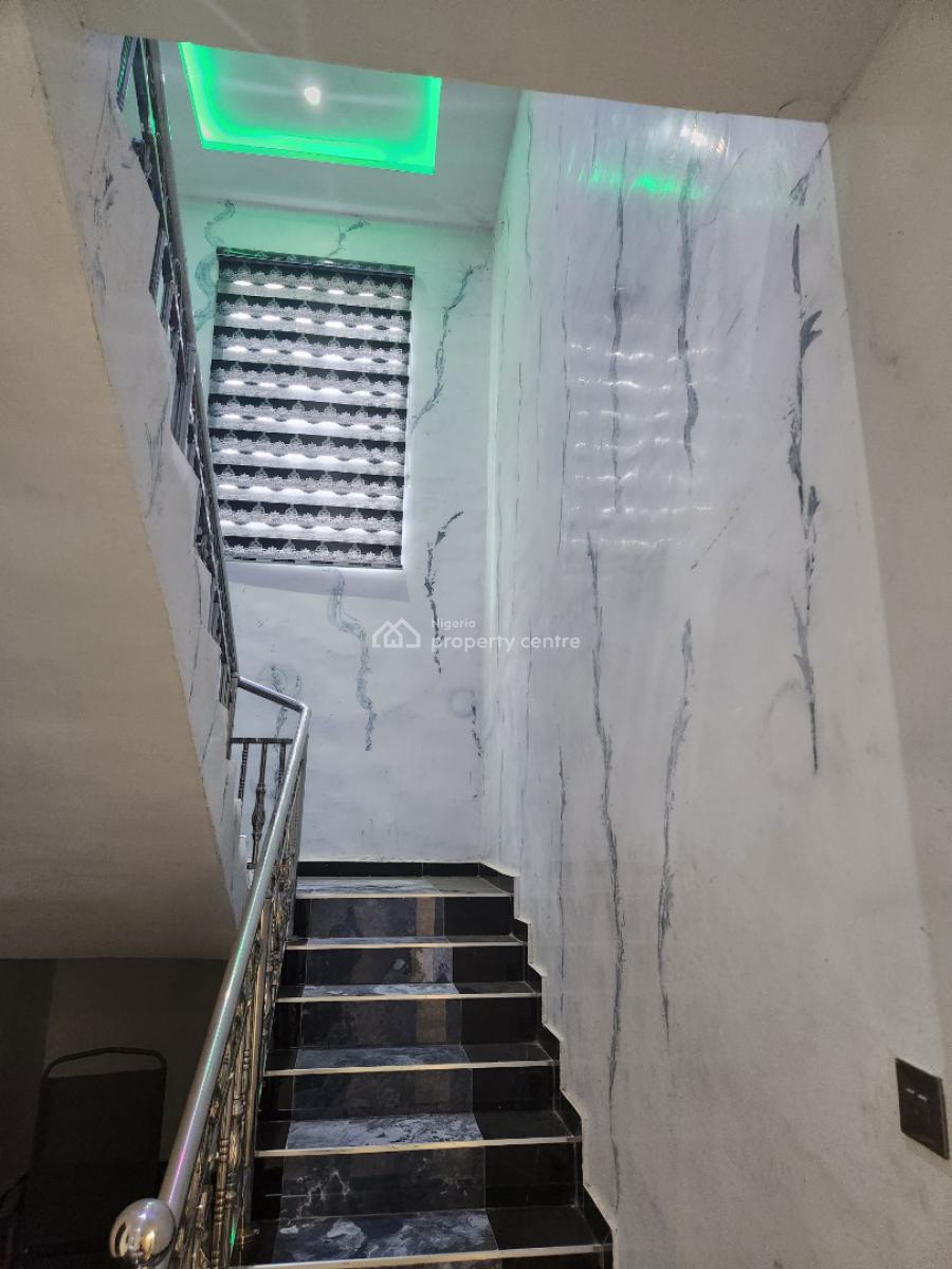 Luxurious 6 Bedroom Duplex with 1 Bedroom Bq in a Secluded Estate, Arapaja Estate Oluyole Estate, Ibadan, Oyo, Detached Duplex for Sale