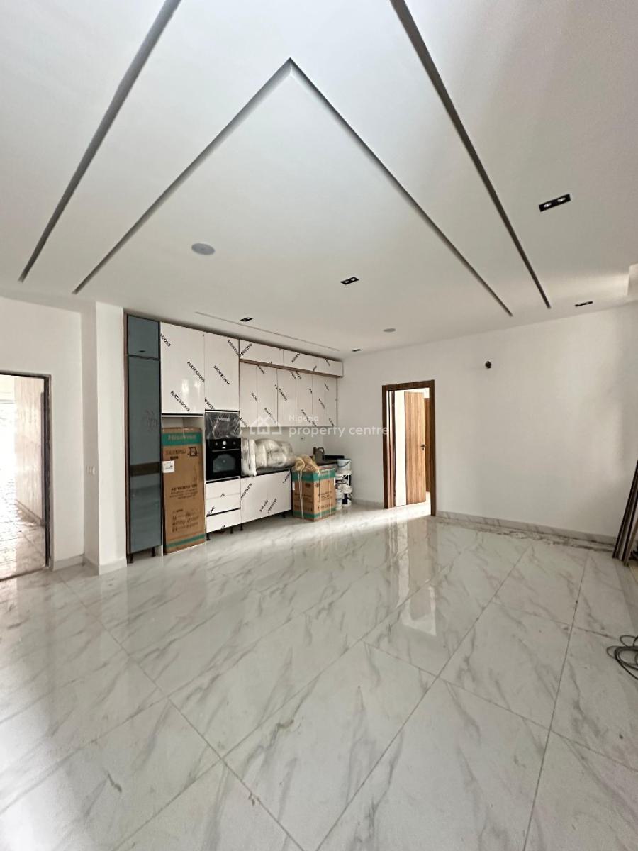 Spacious Luxury 1 Bedroom Apartment with Swimming Pool, Lekki Phase 1, Lekki, Lagos, Block of Flats for Sale