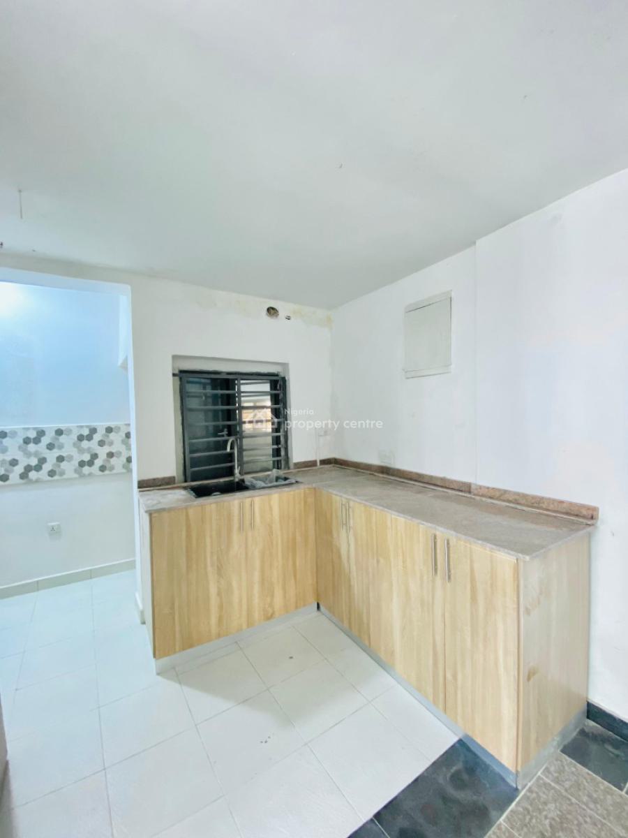 2 Bedroom Fully Fitted Apartment with a Bq in a Secure Estate., Lekki Phase 1, Lekki, Lagos, Flat / Apartment for Rent