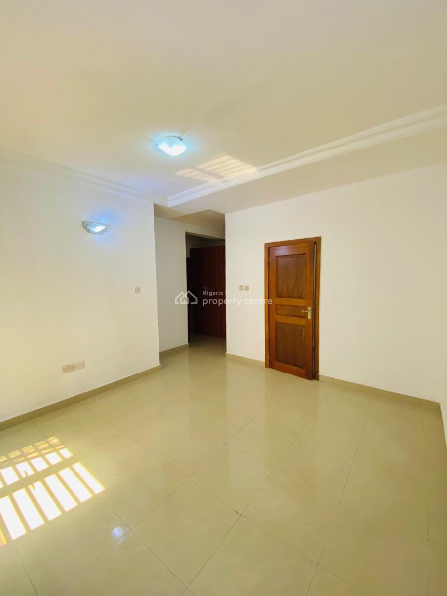 Spacious 3 Bedroom Fully Fitted Apartment with a Bq in a Secure Estate, Off Admiralty Way, Lekki Phase 1 Proper, Lekki Phase 1, Lekki, Lagos, Flat / Apartment for Rent