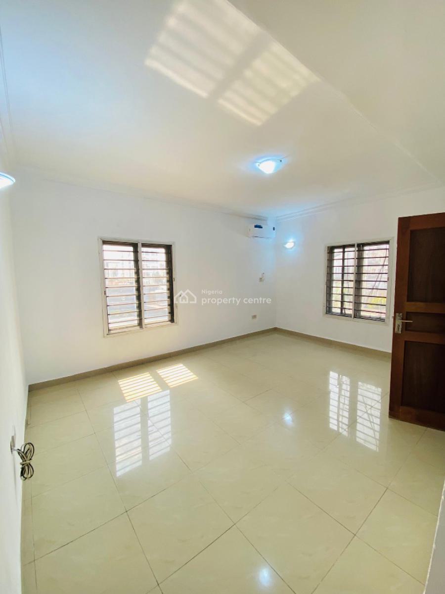 Spacious 3 Bedroom Fully Fitted Apartment with a Bq in a Secure Estate, Off Admiralty Way, Lekki Phase 1 Proper, Lekki Phase 1, Lekki, Lagos, Flat / Apartment for Rent