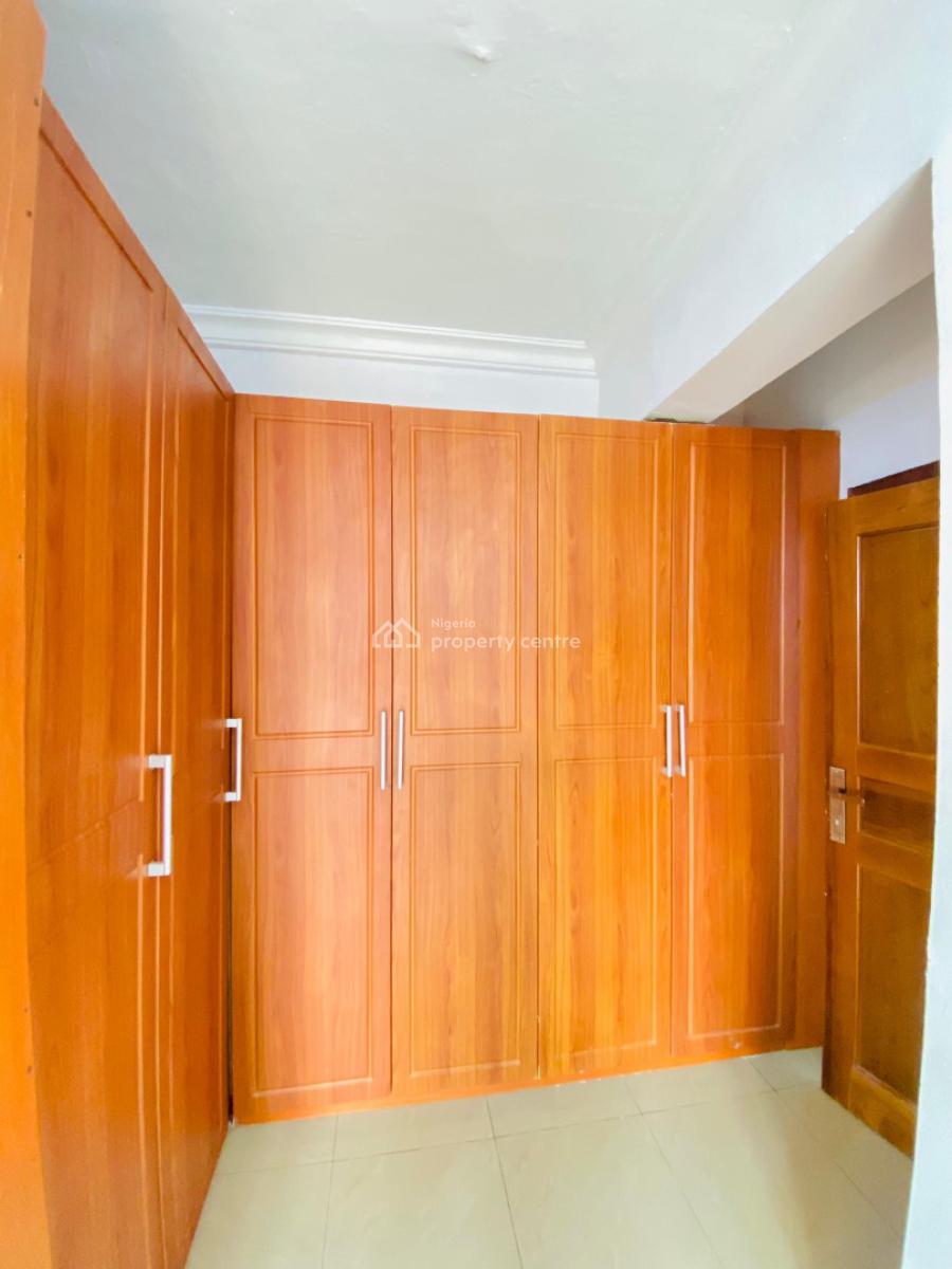 Spacious 3 Bedroom Fully Fitted Apartment with a Bq in a Secure Estate, Off Admiralty Way, Lekki Phase 1 Proper, Lekki Phase 1, Lekki, Lagos, Flat / Apartment for Rent