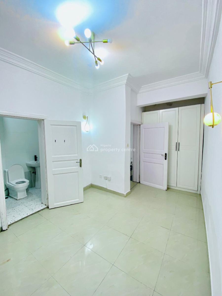 Spacious 2 Bedroom Fully Fitted Apartment with a Bq in a Secure Estate, Off Admiralty Way, Lekki Phase 1 Proper, Lekki Phase 1, Lekki, Lagos, Flat / Apartment for Rent