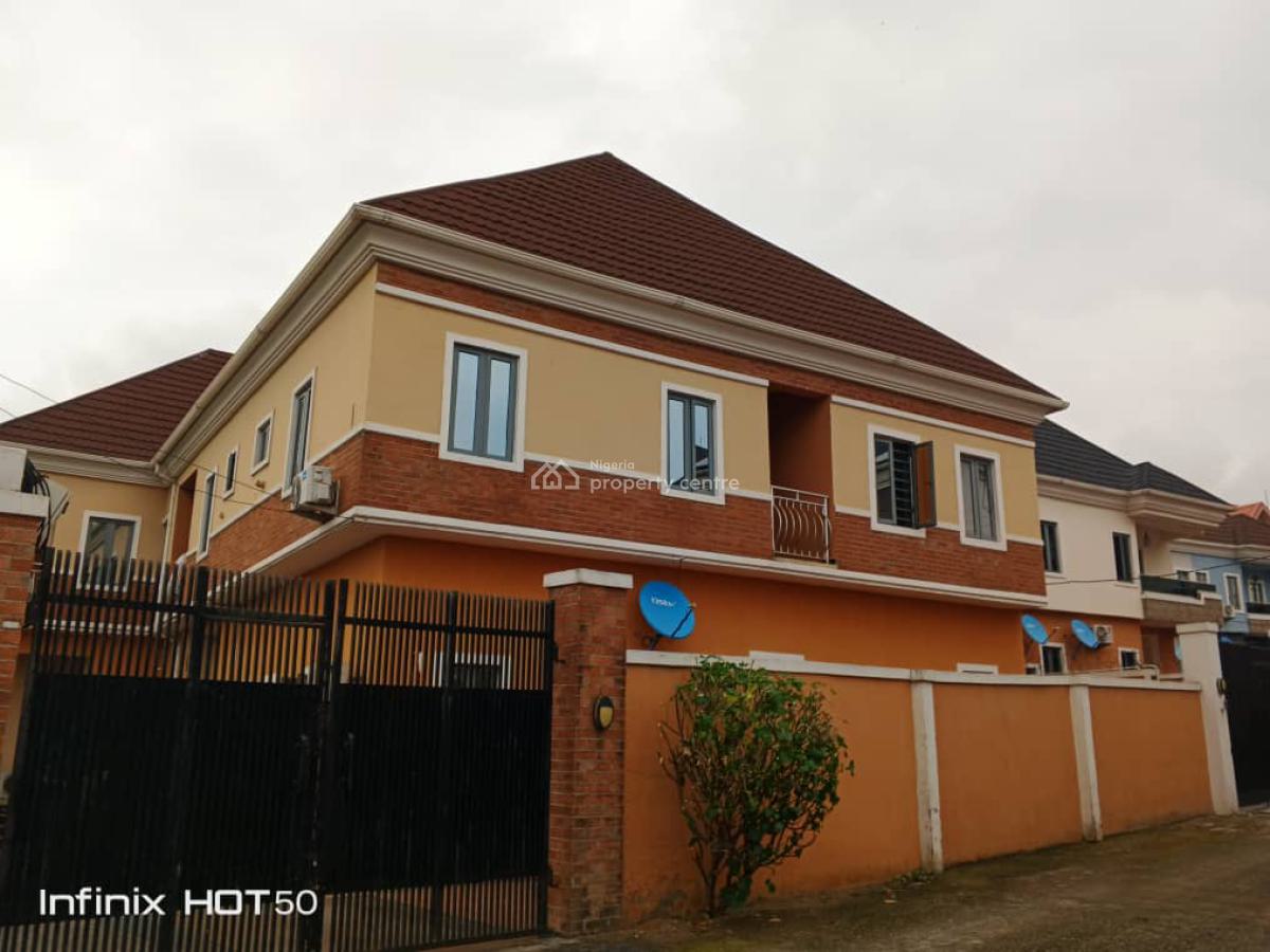 4 Units of 3 Bedroom & a Unit of 2 Bedroom Flat, Omole Phase 2, Ikeja, Lagos, Block of Flats for Sale