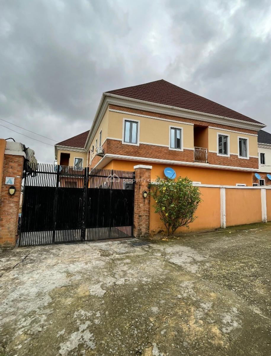 4 Units of 3 Bedroom & a Unit of 2 Bedroom Flat, Omole Phase 2, Ikeja, Lagos, Block of Flats for Sale
