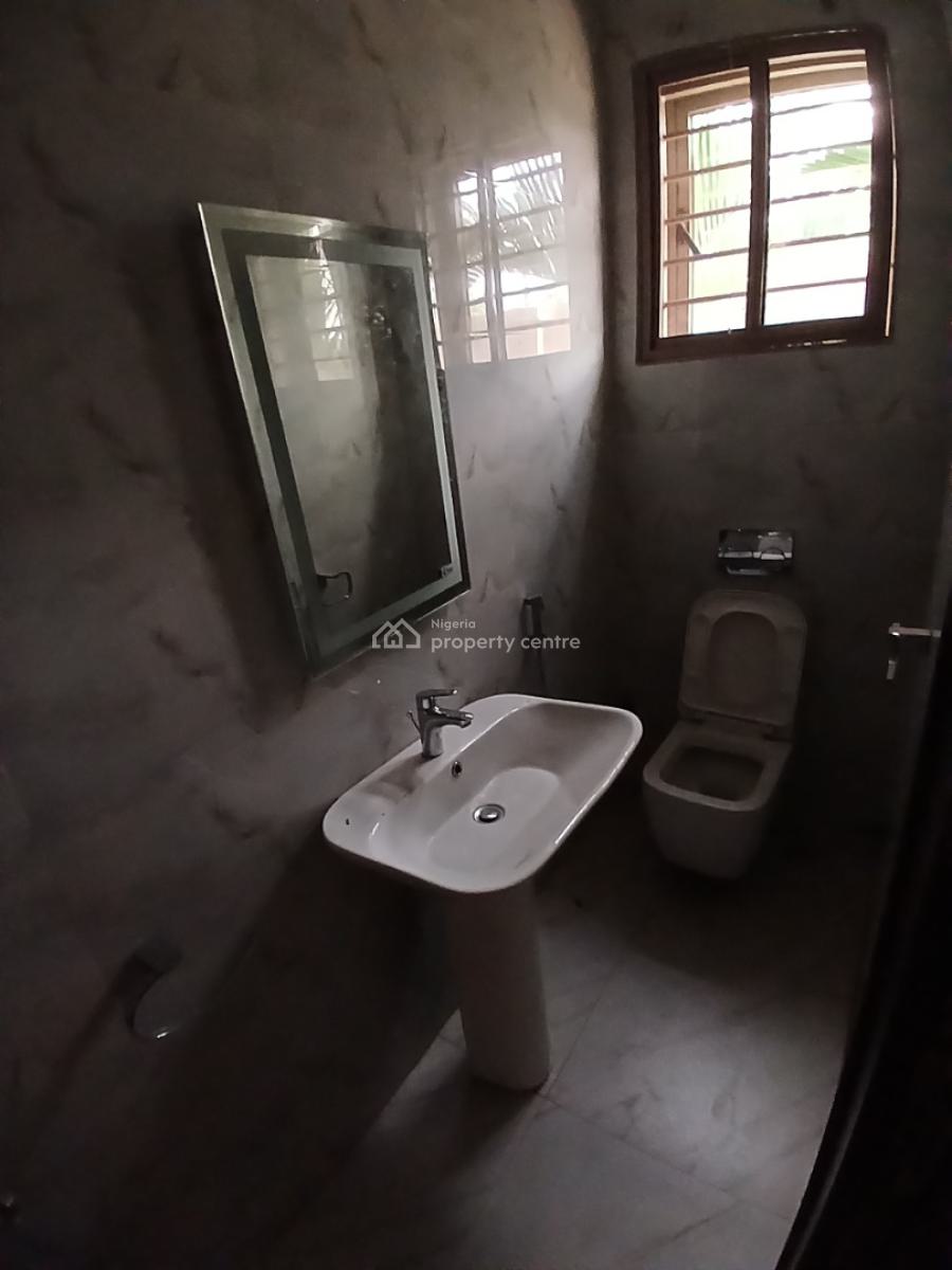 Well Built 3 Bedroom Block of with 1room Bq, Guzape Abuja Diplomatic Zone, Guzape District, Abuja, House for Rent
