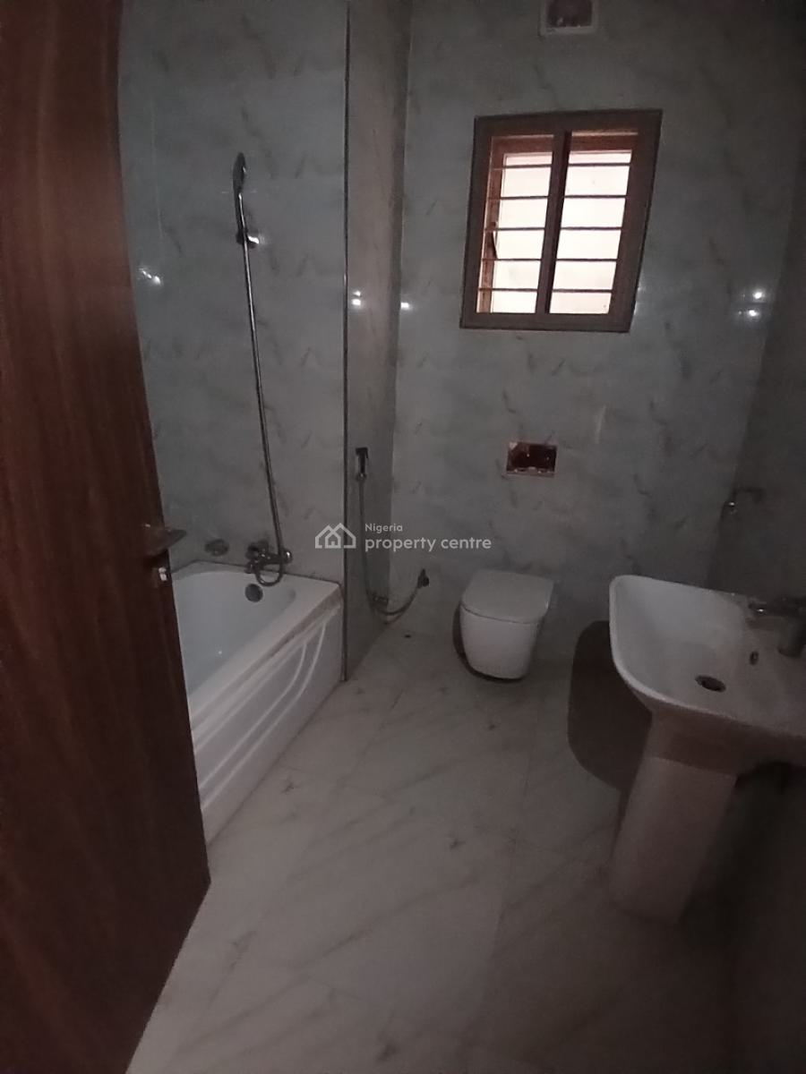 Well Built 3 Bedroom Block of with 1room Bq, Guzape Abuja Diplomatic Zone, Guzape District, Abuja, House for Rent