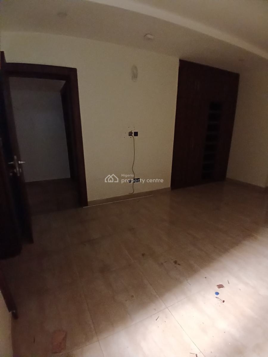 Well Built 3 Bedroom Block of with 1room Bq, Guzape Abuja Diplomatic Zone, Guzape District, Abuja, House for Rent