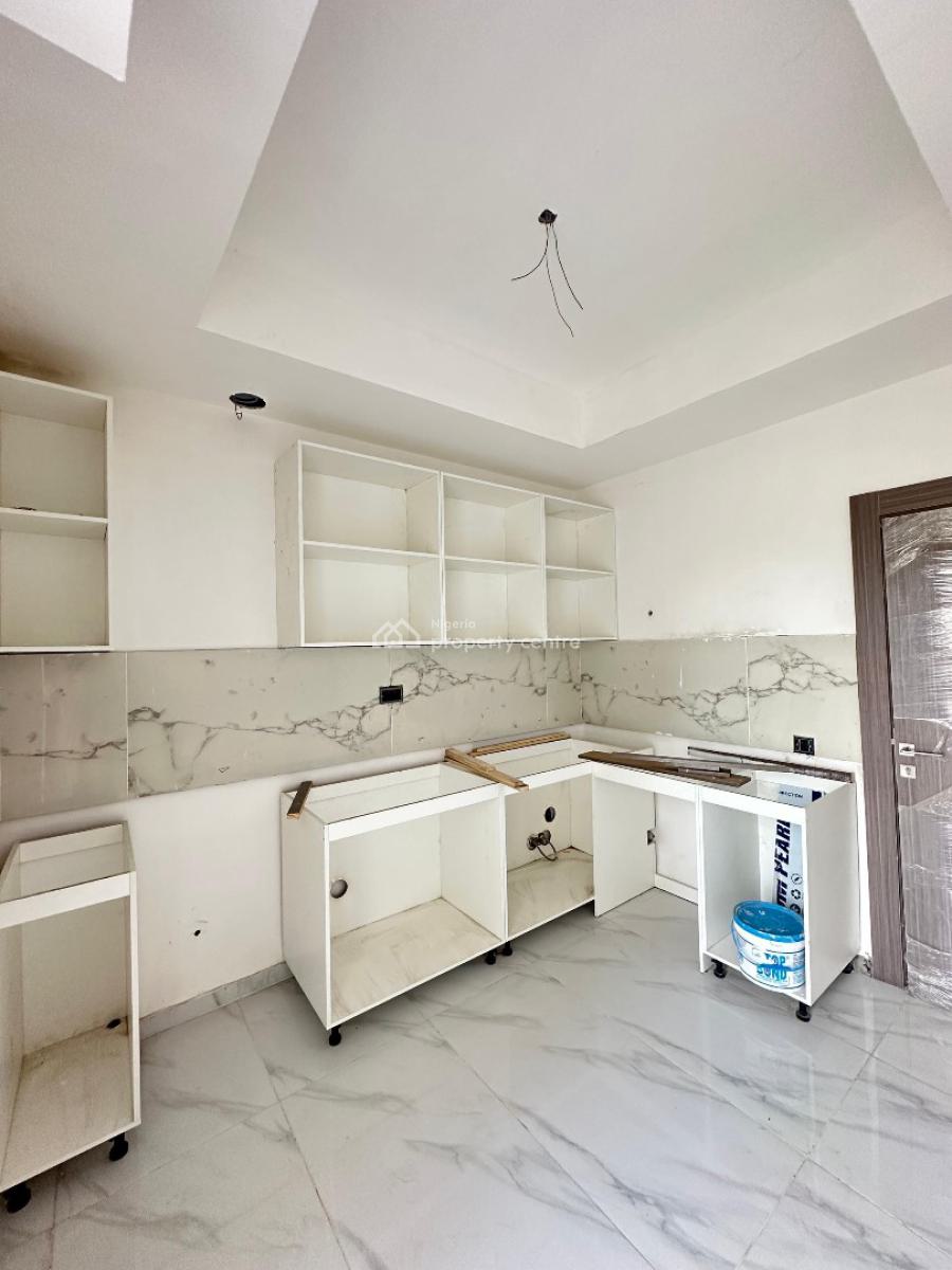 Well Built 3 Bedroom Apartment with Bq & Elevator, Victoria Island (vi), Lagos, Flat / Apartment for Sale