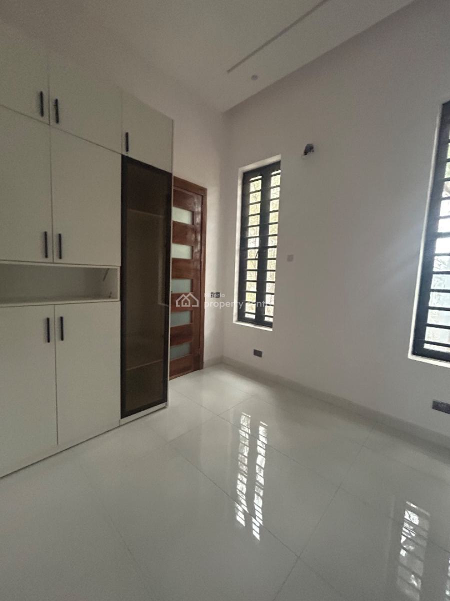 Luxury 5 Bedroom // Detached House, Lekki County Estate, Lekki, Lagos, Detached Duplex for Sale