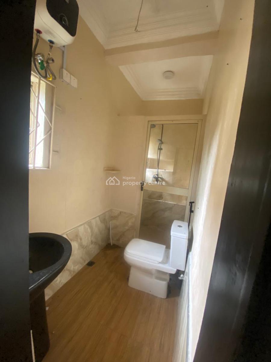 2bedroom Flat, Lekki Phase1 Right Side, Lekki Phase 1, Lekki, Lagos, Flat / Apartment for Rent