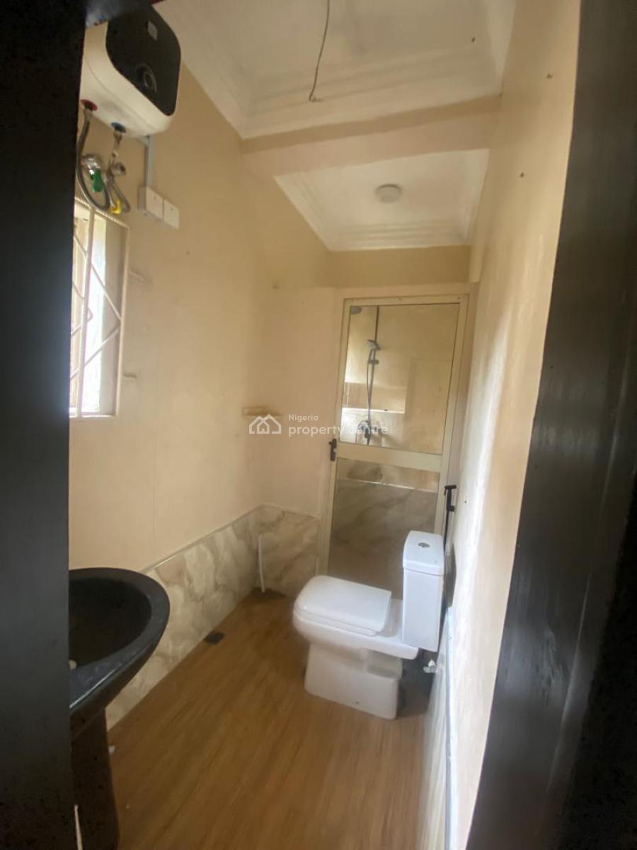 2bedroom Flat, Lekki Phase1 Right Side, Lekki Phase 1, Lekki, Lagos, Flat / Apartment for Rent