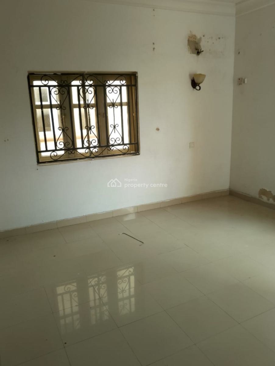 Lovely & Spacious 3bedrooms Apartment in a Secured Estate, Divine Homes, Thomas Estate, Ajah, Lagos, Flat / Apartment for Rent