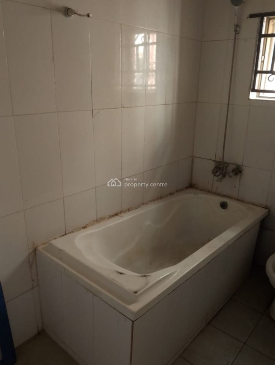 Lovely & Spacious 3bedrooms Apartment in a Secured Estate, Divine Homes, Thomas Estate, Ajah, Lagos, Flat / Apartment for Rent