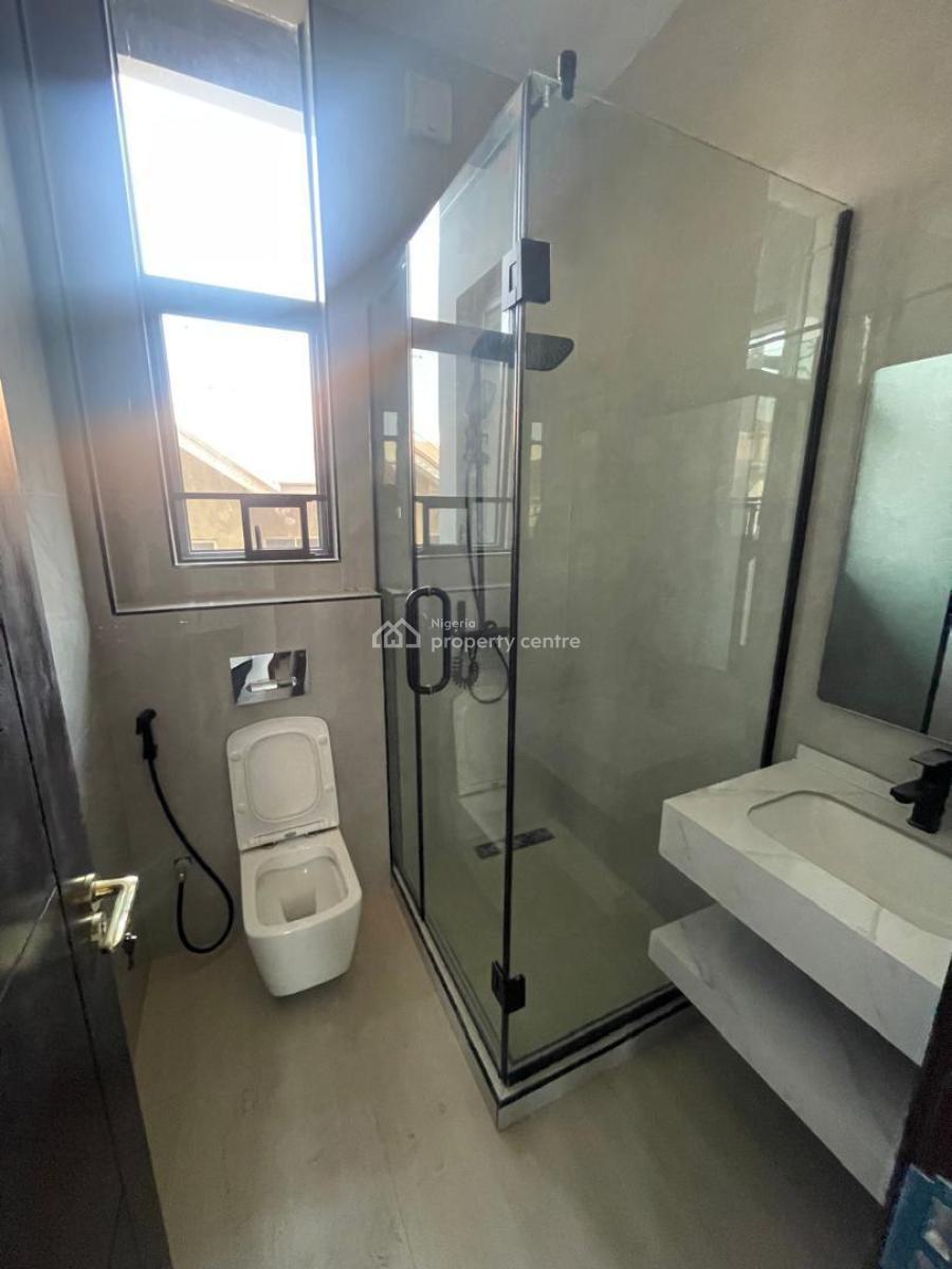 Nice 3 Bedrooms Apartment, Lekki Phase 1, Lekki, Lagos, Flat / Apartment for Rent