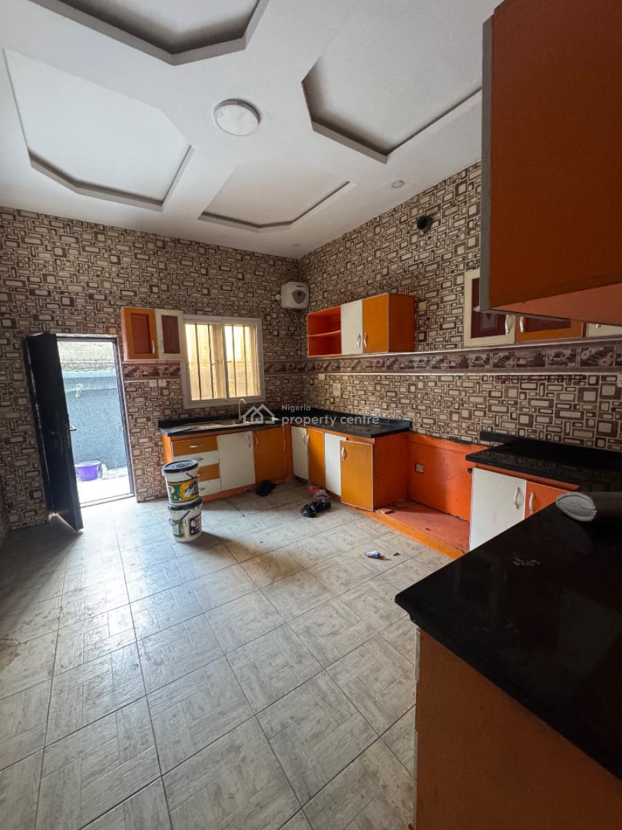𝐌𝐀𝐈𝐍𝐓𝐀𝐈𝐍𝐄𝐃 3 𝐁𝐄𝐃𝐑𝐎𝐎𝐌 𝐓𝐄𝐑𝐑𝐀𝐂𝐄 𝐃𝐔𝐏𝐋𝐄𝐗, Lekki Phase 1, Lekki Phase 1, Lekki, Lagos, Terraced Duplex for Rent