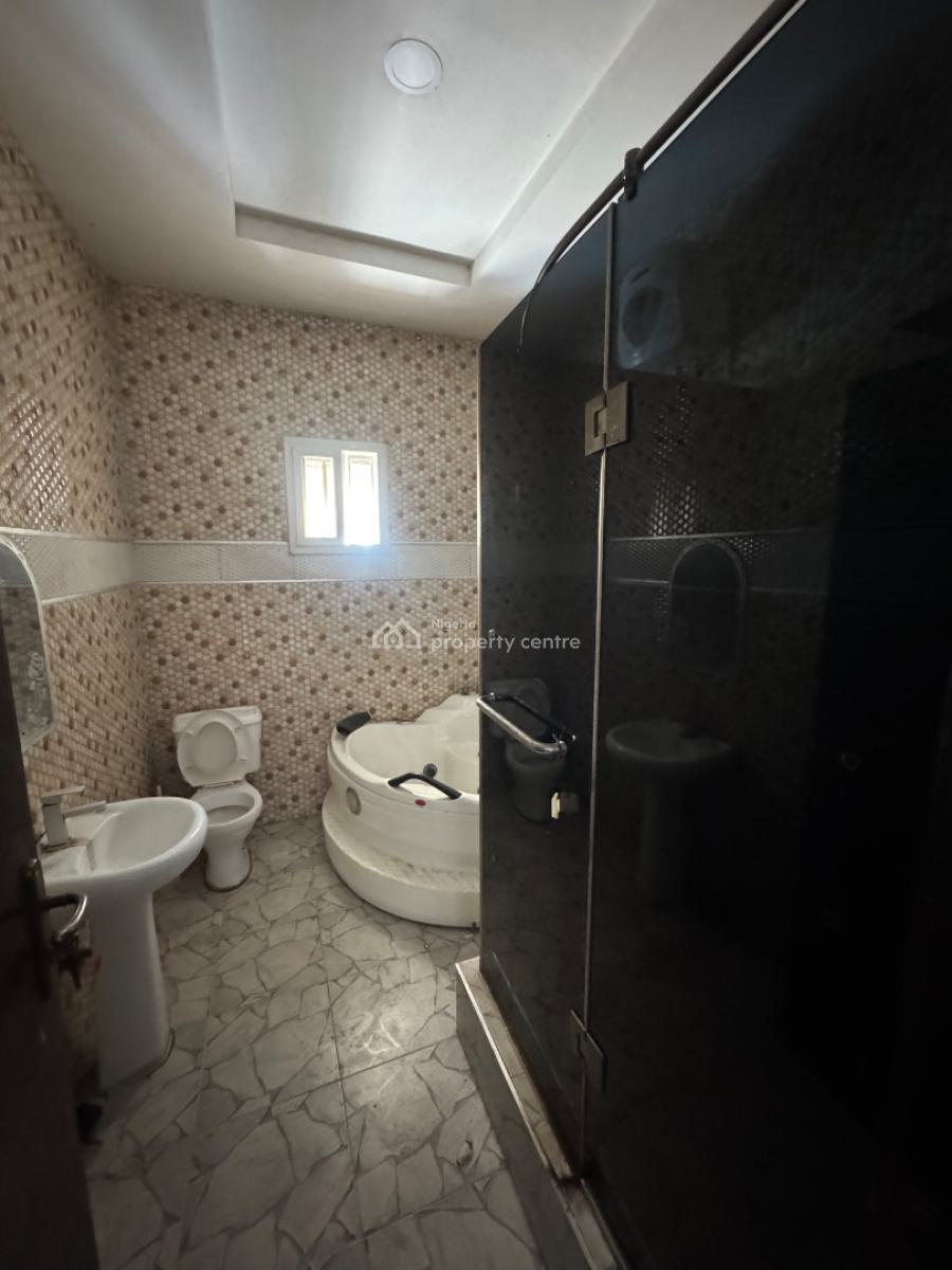 𝐌𝐀𝐈𝐍𝐓𝐀𝐈𝐍𝐄𝐃 3 𝐁𝐄𝐃𝐑𝐎𝐎𝐌 𝐓𝐄𝐑𝐑𝐀𝐂𝐄 𝐃𝐔𝐏𝐋𝐄𝐗, Lekki Phase 1, Lekki Phase 1, Lekki, Lagos, Terraced Duplex for Rent