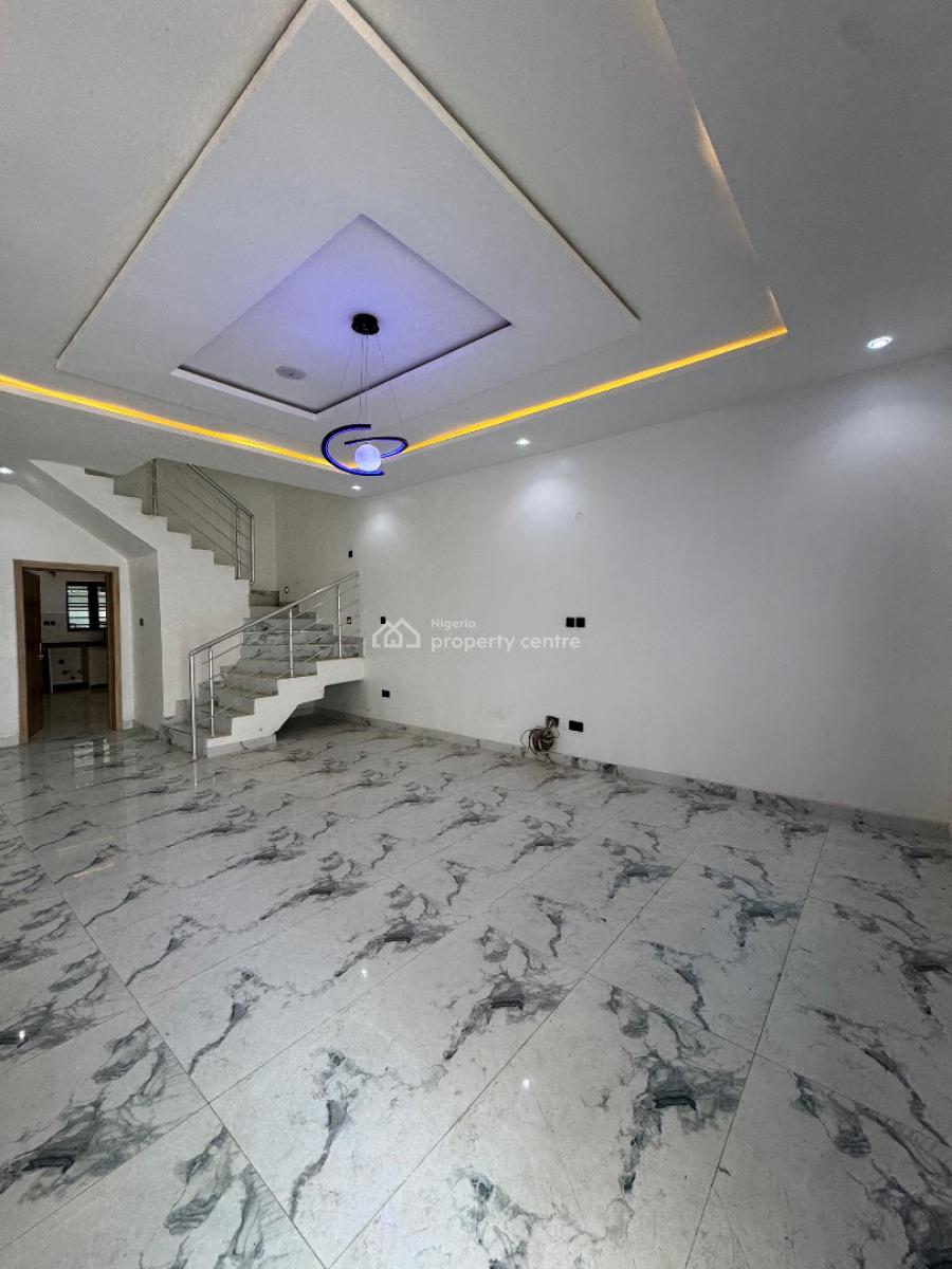 Stunning  5 Bedroom  Semi-detached  Duplex with a Bq and a Driveway, Ologolo, Lekki, Lagos, Semi-detached Duplex for Sale