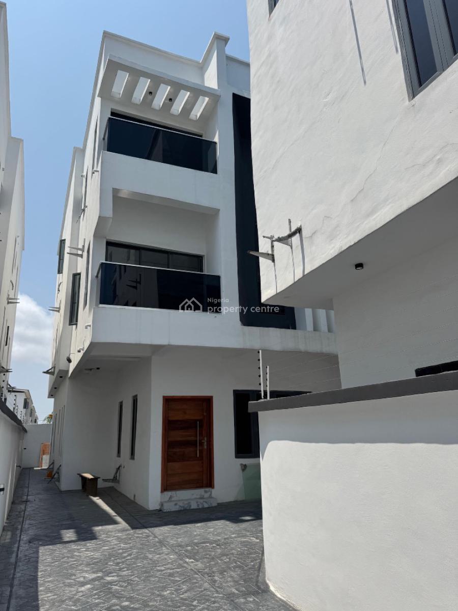 Stunning  5 Bedroom  Semi-detached  Duplex with a Bq and a Driveway, Ologolo, Lekki, Lagos, Semi-detached Duplex for Sale