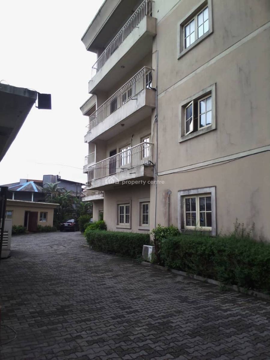 Fully Serviced 3 Bedroom Apartment, Lekki Phase 1, Lekki, Lagos, Flat / Apartment for Rent