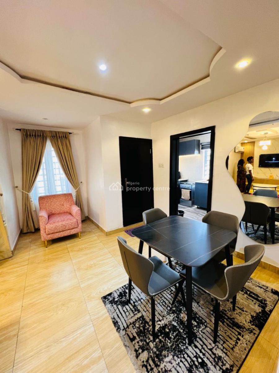 Tastefully Furnished 2 Bedroom Apartment, Yaba, Yaba, Lagos, Flat / Apartment Short Let