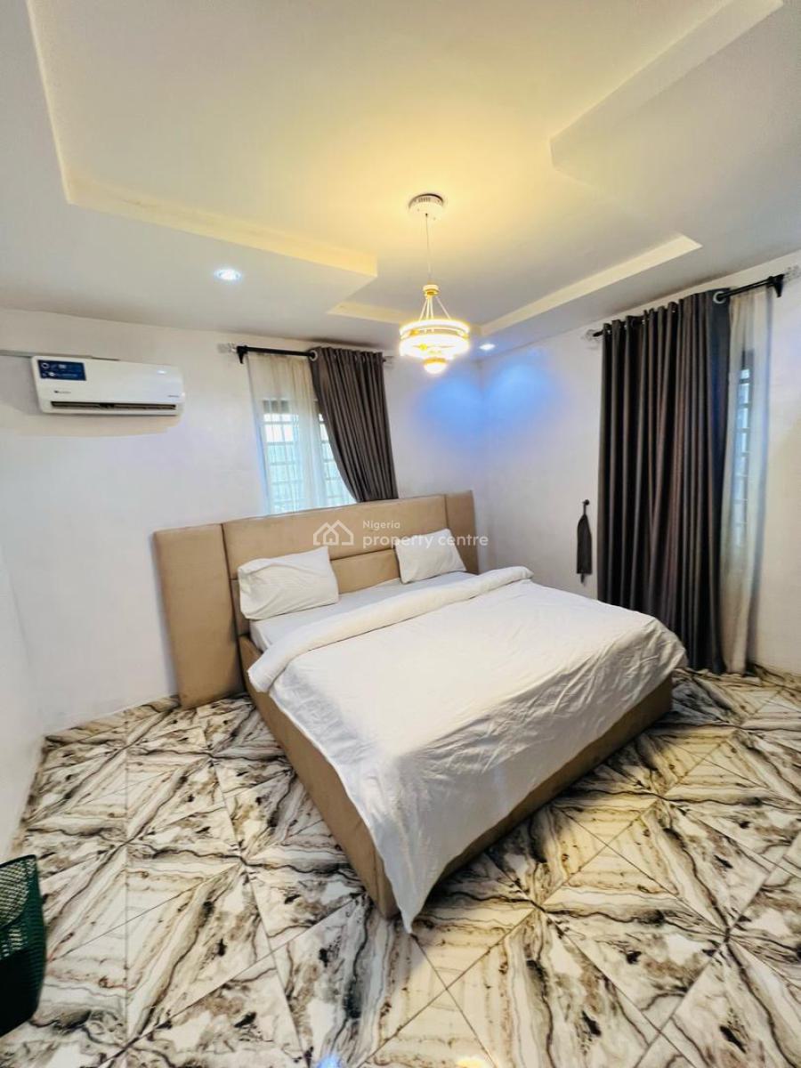 Tastefully Furnished 2 Bedroom Apartment, Yaba, Yaba, Lagos, Flat / Apartment Short Let