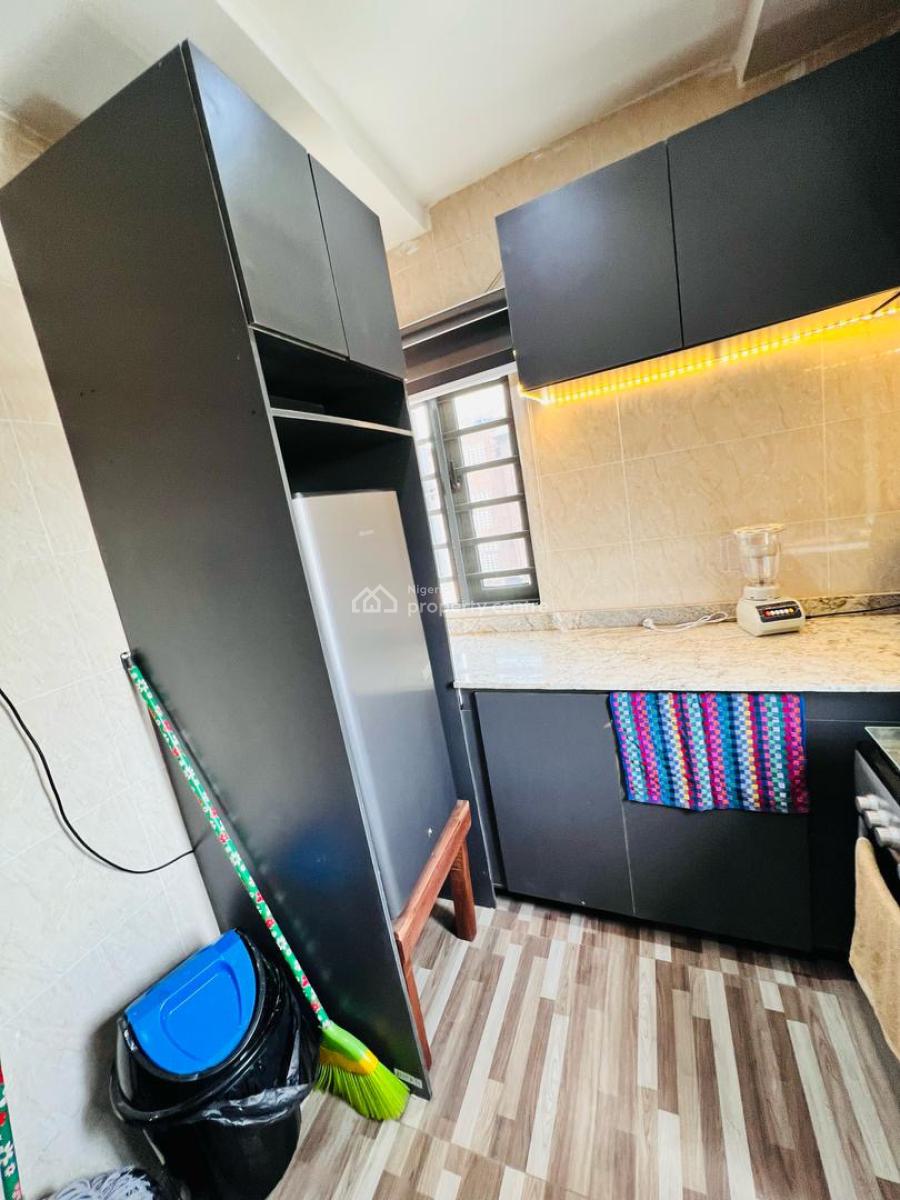 Tastefully Furnished 2 Bedroom Apartment, Yaba, Yaba, Lagos, Flat / Apartment Short Let