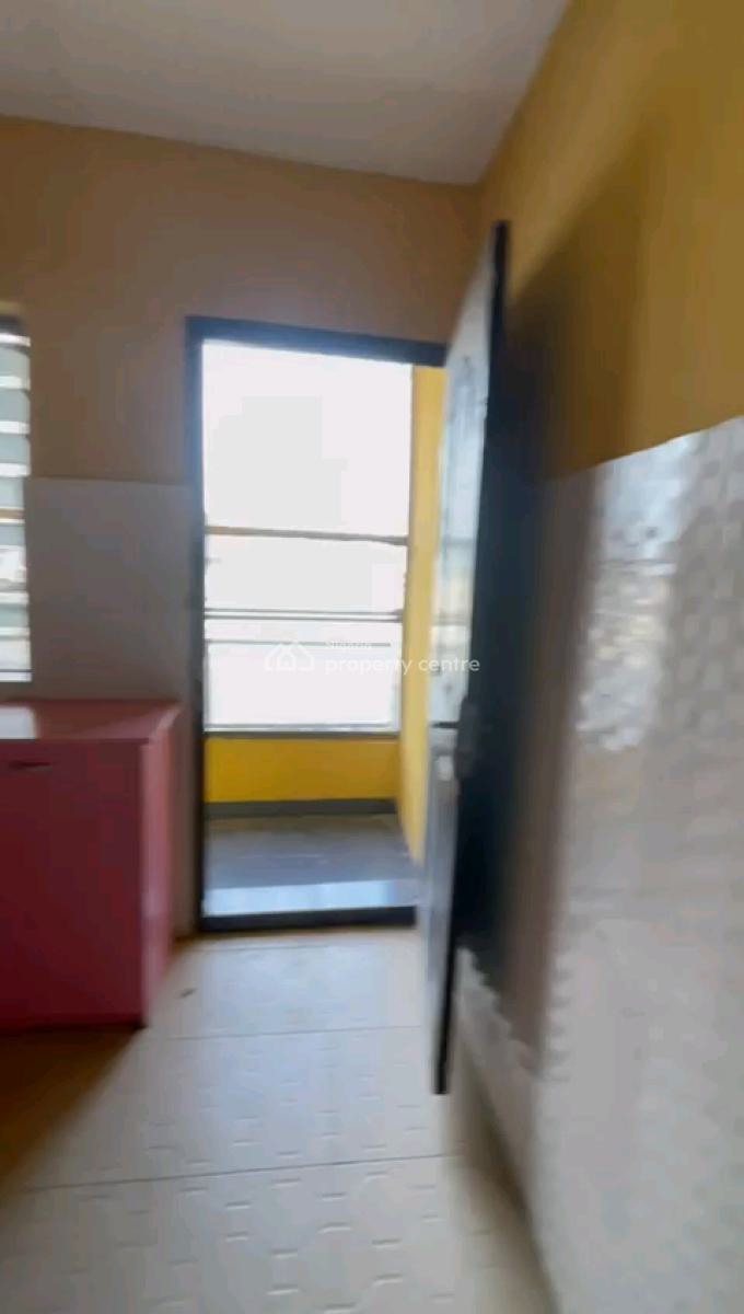 Standard and Spacious 3 Bedroom Flat, Soluyi, Gbagada, Lagos, Flat / Apartment for Rent