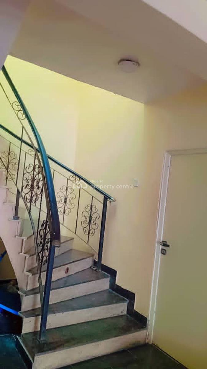 Large Studio Apartment, Lekki Phase 1, Lekki, Lagos, Flat / Apartment for Rent