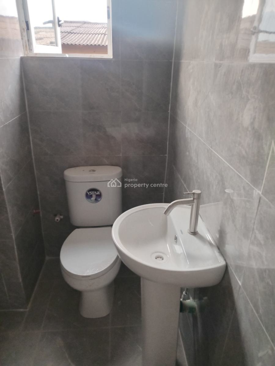 Newyork 2 Bedroom Flat, By Sabo, Onike, Yaba, Lagos, Flat / Apartment for Rent